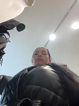 CrazzyChicks online show from March 2026 05:11:02 AM