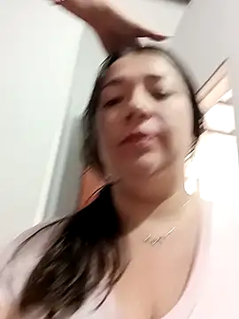 Snapshot of isabella_rossse chatting on January 2025 01:58:01 PM isabella rossse online show from January 2025 01:58:01 PM