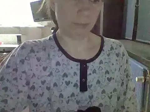 Snapshot of Moi_Lina chatting on December 2024 08:21:02 PM Moi Lina online show from December 2024 08:21:02 PM