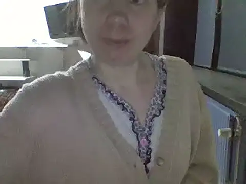 Snapshot of Moi_Lina chatting on December 2024 12:04:01 AM Moi Lina online show from December 2024 12:04:01 AM
