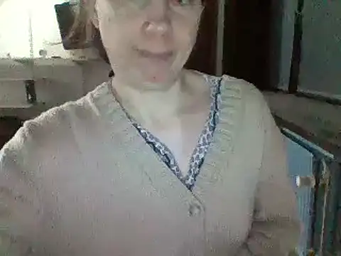 Snapshot of Moi_Lina chatting on January 2025 05:44:01 PM Moi Lina online show from January 2025 05:44:01 PM