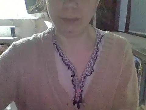 Snapshot of Moi_Lina chatting on January 2025 09:44:02 PM Moi Lina online show from January 2025 09:44:02 PM