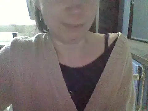 Snapshot of Moi_Lina chatting on February 2025 11:53:02 PM Moi Lina online show from February 2025 11:53:02 PM