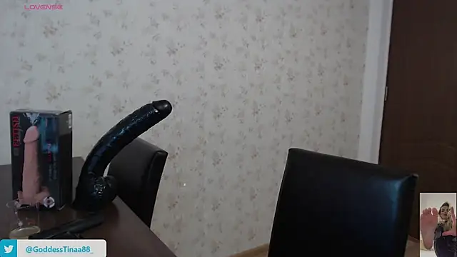 Snapshot of Goddess_Tina chatting on October 2025 04:40:02 PM Goddess Tina online show from October 2025 04:40:02 PM