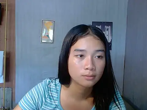 Snapshot of ShinningEthene chatting on June 2026 05:09:01 AM ShinningEthene online show from June 2026 05:09:01 AM