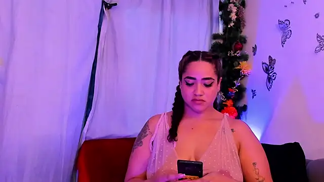 HannaMiillsxh online show from April 2026 04:30:01 PM