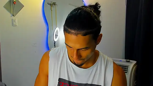 Kris Khalifa69 online show from September 2025 01:40:02 AM