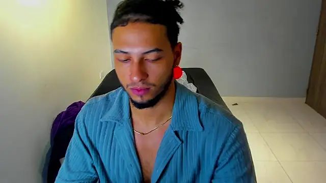 Kris Khalifa69 online show from February 2026 12:21:01 PM