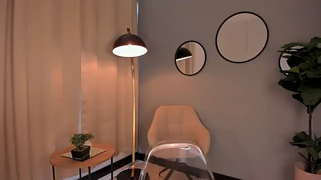 LiaPearce online show from December 2024 01:13:01 PM