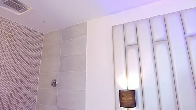 aandreaperez online show from April 2026 07:58:02 PM