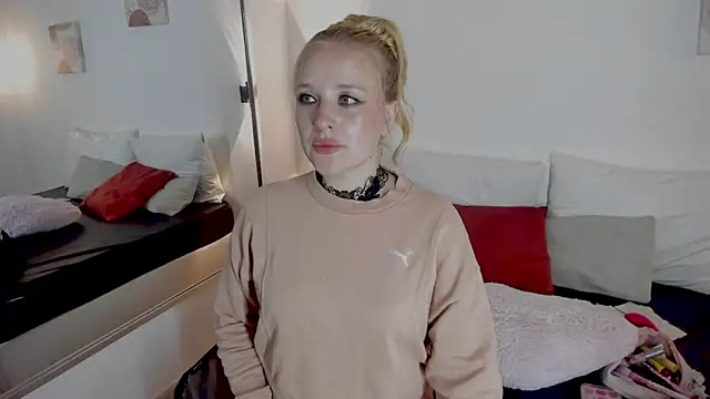 EmilySumer online show from April 2026 02:14:02 PM
