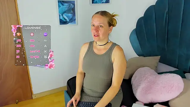 EmilySumer online show from July 2026 09:21:02 PM