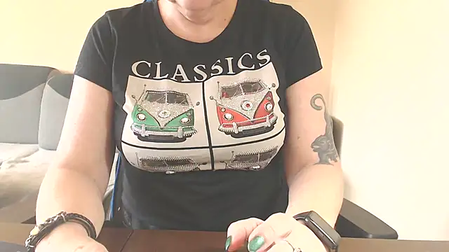 Snapshot of Diablica41 chatting on October 2025 06:33:01 AM Diablica41 online show from October 2025 06:33:01 AM