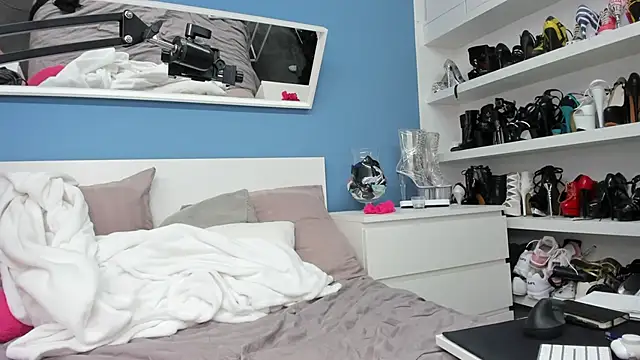 izzy-mendosa online show from January 2026 06:16:01 AM