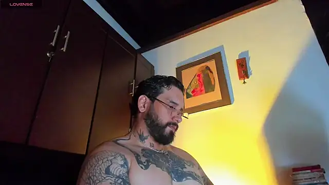 Snapshot of CamiloGray_ chatting on April 2026 02:10:02 PM CamiloGray online show from April 2026 02:10:02 PM