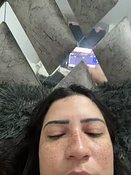 cutesarah  online show from February 2026 06:47:01 PM