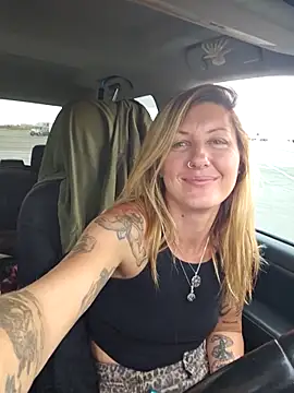 SheIsSomething online show from November 2025 11:46:01 PM