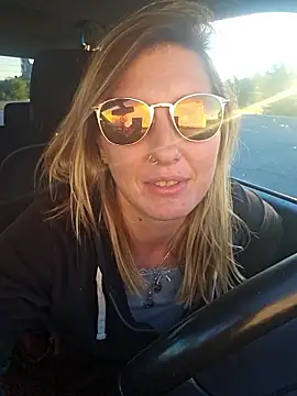 Snapshot of SheIsSomething chatting on December 2025 12:08:01 AM SheIsSomething online show from December 2025 12:08:01 AM