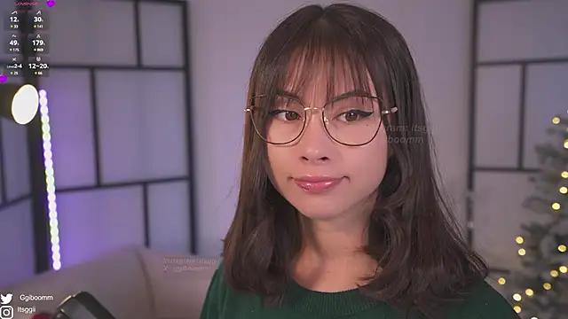 Snapshot of Gigi_ohlala chatting on December 2024 10:50:01 PM Gigi ohlala online show from December 2024 10:50:01 PM