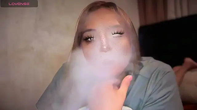 Snapshot of _MissKhimberlyXxx_ chatting on April 2026 08:20:02 PM MissKhimberlyXxx online show from April 2026 08:20:02 PM