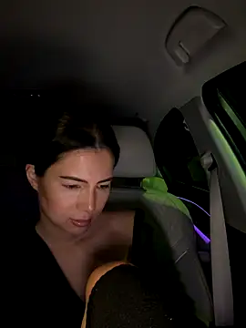 Snapshot of clairewntr chatting on November 2025 08:07:02 PM clairewntr online show from November 2025 08:07:02 PM