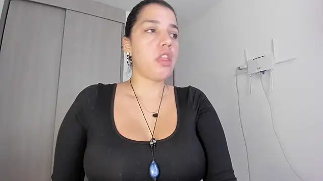 carmesix online show from May 2026 02:01:02 PM