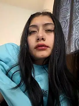 Snapshot of _Danna chatting on January 2025 08:42:01 PM  Danna online show from January 2025 08:42:01 PM