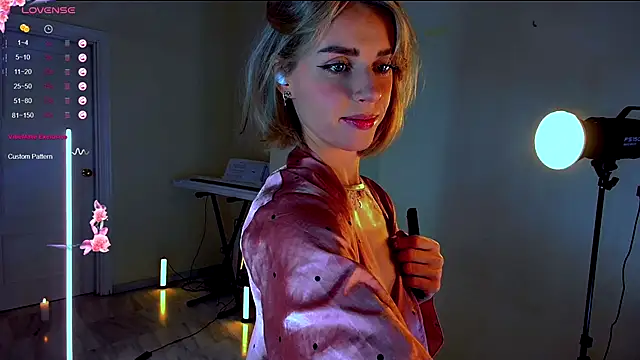 Snapshot of Arielle__03 chatting on November 2025 09:47:01 PM Arielle 03 online show from November 2025 09:47:01 PM