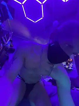 Cloudd Kingg Iceyyy online show from April 2026 03:45:01 PM