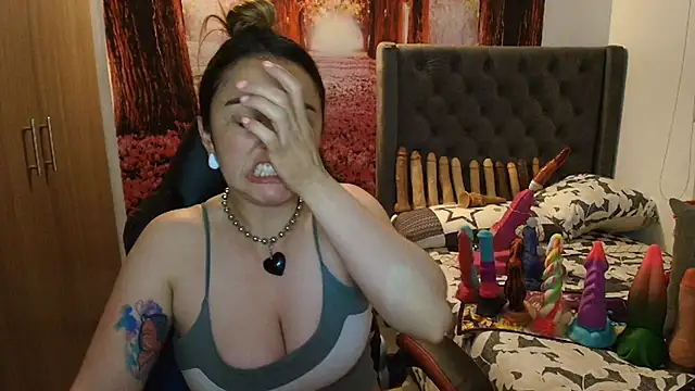 Snapshot of sofia23dirty chatting on November 2025 10:31:02 PM sofia23dirty online show from November 2025 10:31:02 PM