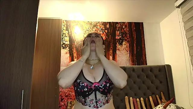 Snapshot of sofia23dirty chatting on November 2025 10:19:01 PM sofia23dirty online show from November 2025 10:19:01 PM