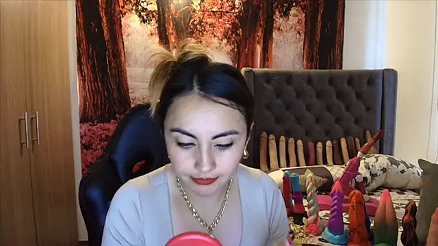 Snapshot of sofia23dirty chatting on November 2025 06:11:02 PM sofia23dirty online show from November 2025 06:11:02 PM