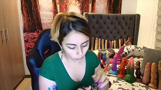 Snapshot of sofia23dirty chatting on December 2025 10:20:02 AM sofia23dirty online show from December 2025 10:20:02 AM