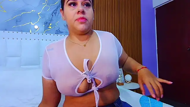 IrresistibleMilf online show from January 2025 12:05:02 PM