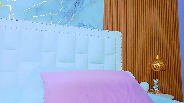 IrresistibleMilf online show from October 2025 12:27:01 PM