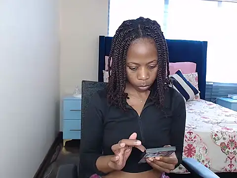 QUEENMANDYY online show from May 2026 06:31:02 AM