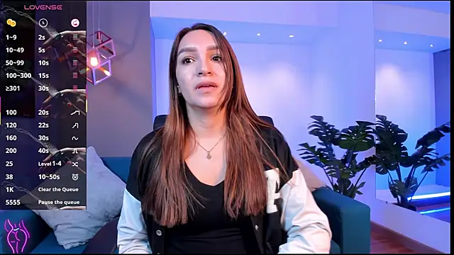 miataylorr1 online show from November 2025 11:13:01 AM