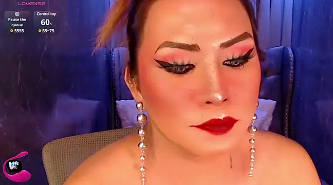 Snapshot of QUEEN_GIAMOORE69 chatting on February 2025 08:53:02 PM QUEEN GIAMOORE69 online show from February 2025 08:53:02 PM