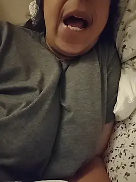 Susannemilf online show from February 2026 02:43:01 AM