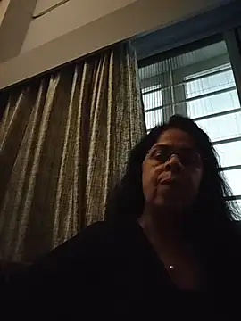 Susannemilf online show from April 2026 01:37:02 AM