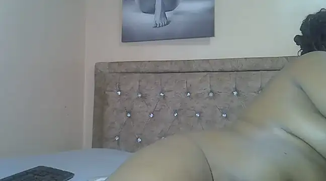 Snapshot of SexyVeey chatting on March 2025 09:43:02 PM SexyVeey online show from March 2025 09:43:02 PM