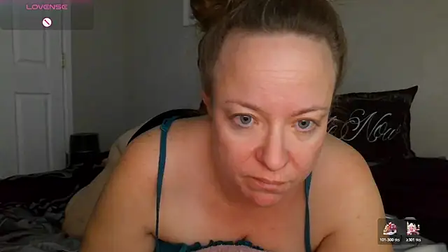 julimonroe online show from December 2025 10:43:01 AM