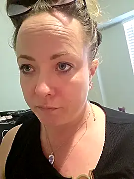 julimonroe online show from March 2026 12:14:01 AM