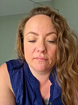 julimonroe online show from April 2026 05:06:01 PM