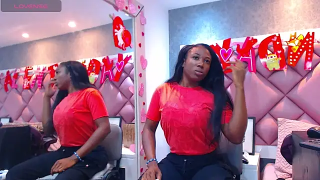 Snapshot of DanielaDuff chatting on September 2025 08:02:01 PM DanielaDuff online show from September 2025 08:02:01 PM