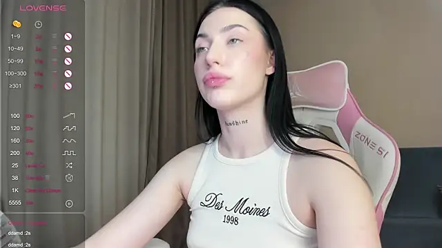 Snapshot of JenniferQueen11 chatting on January 2025 12:02:02 PM JenniferQueen11 online show from January 2025 12:02:02 PM