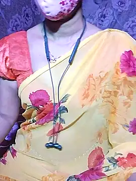 Snapshot of XBHUUME chatting on March 2025 05:42:02 PM XBHUUME online show from March 2025 05:42:02 PM