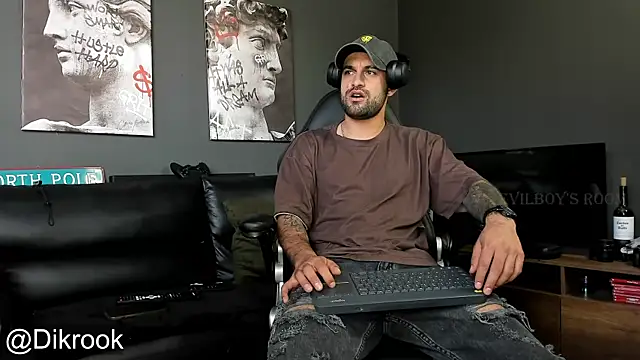 Davevilboy online show from December 2024 01:09:02 PM