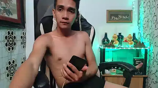 Snapshot of asianmaster27 chatting on December 2024 05:14:02 PM asianmaster27 online show from December 2024 05:14:02 PM