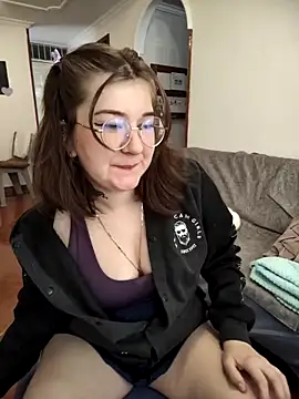 Snapshot of HunnyyLove chatting on October 2025 04:37:02 PM HunnyyLove online show from October 2025 04:37:02 PM